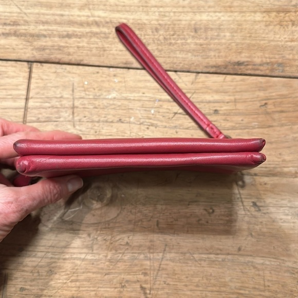 Vintage Coach Red Leather Wristlet – Genuine Leather, 6.5" x 4" – Preppy Classic - Picture 5 of 12